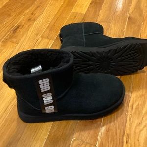 New! Ugg short winter boots